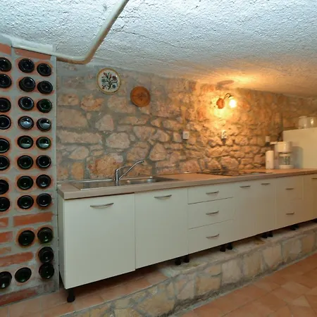Διαμέρισμα Apartment Edo 2075 *